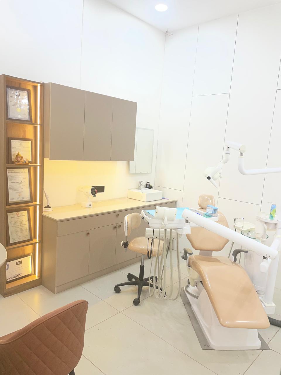 Modern dental clinic interior with a welcoming treatment space